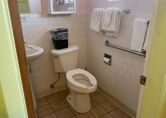 Hotel Oyo Az Desert Grove 2*