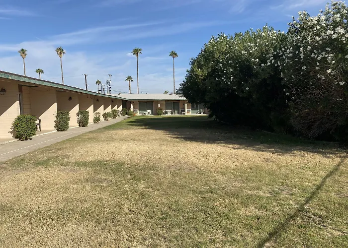 Hotel Oyo Az Desert Grove 2*