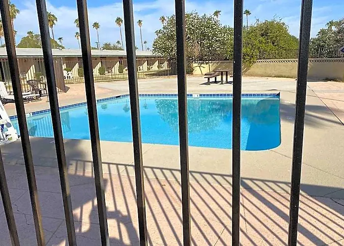 Oyo Az Desert Grove Hotel 2*